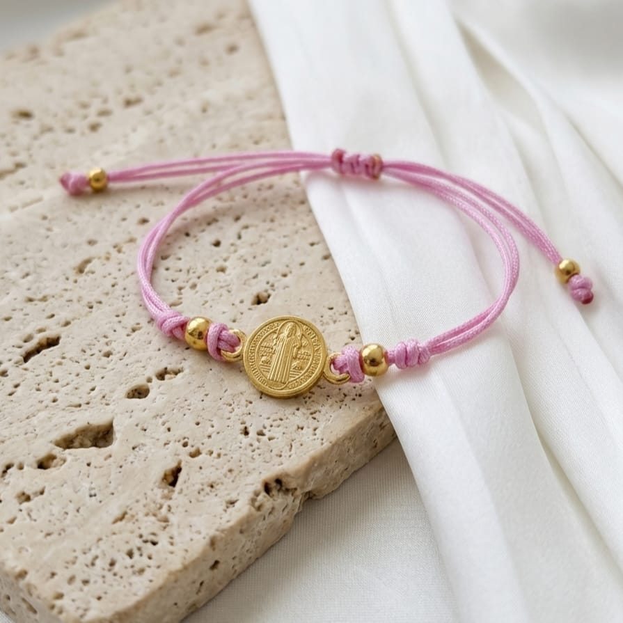 Pulsera San Benito Ajustable |Pulsera de Protección en Chapa de Oro 14K o Plata 925 – Marelo Jewelry